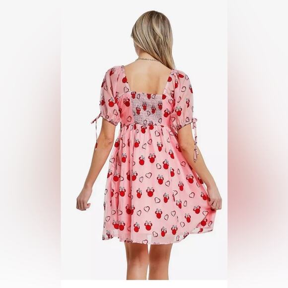 NWT Disney Box Lunch Minnie Mouse Sweetheart Pink Puff Sleeved Dress - Picture 2 of 6